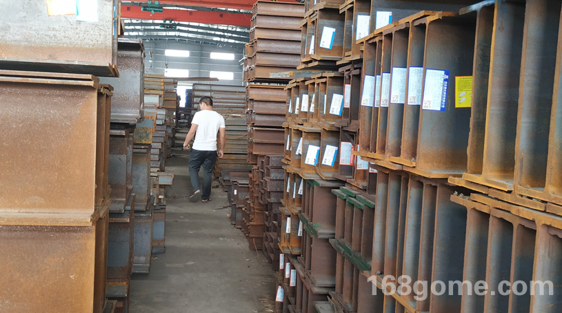 H型鋼 工字鋼室內(nèi)倉庫規(guī)格齊全